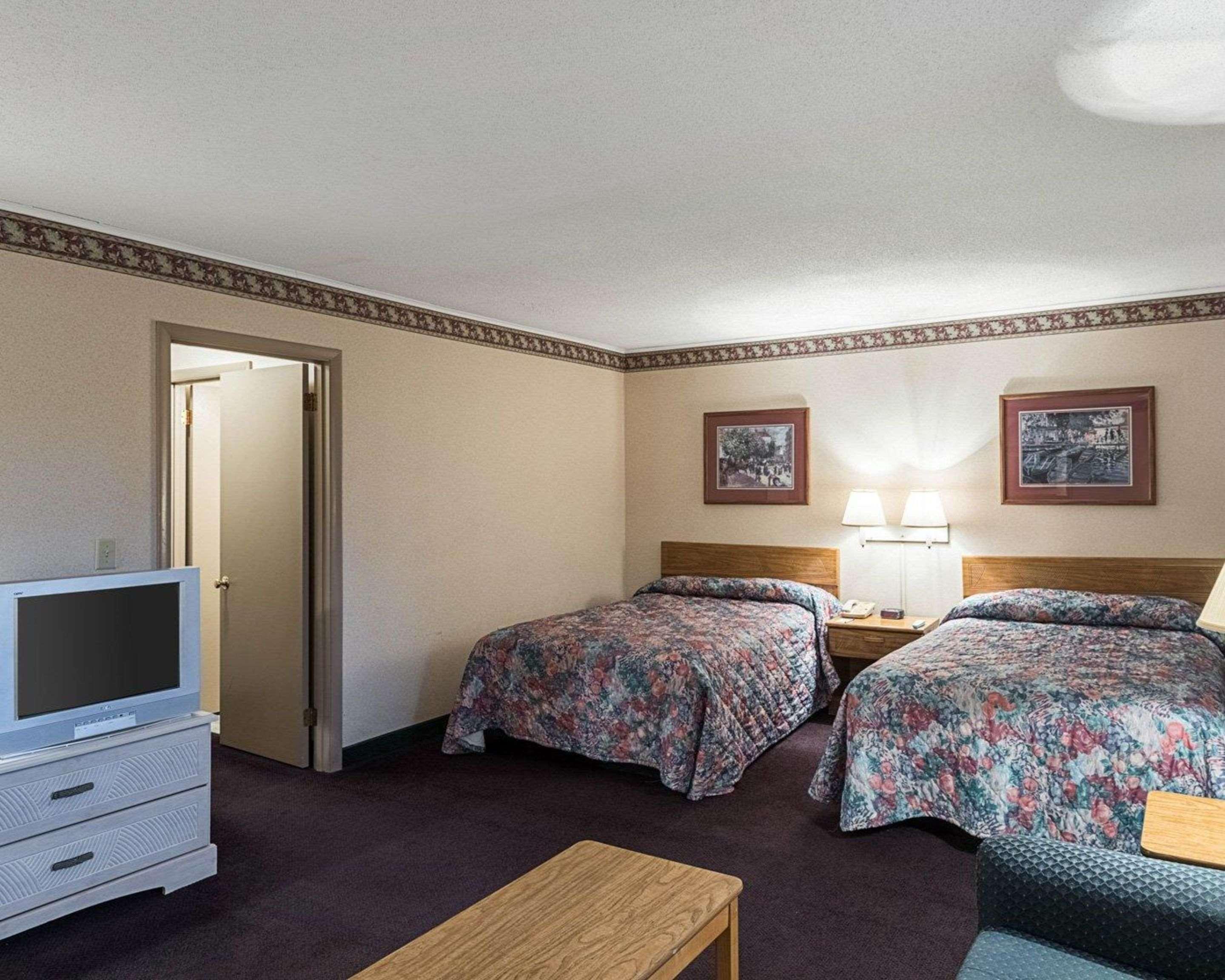 Rodeway Inn & Suites Rehoboth Beach Exterior photo