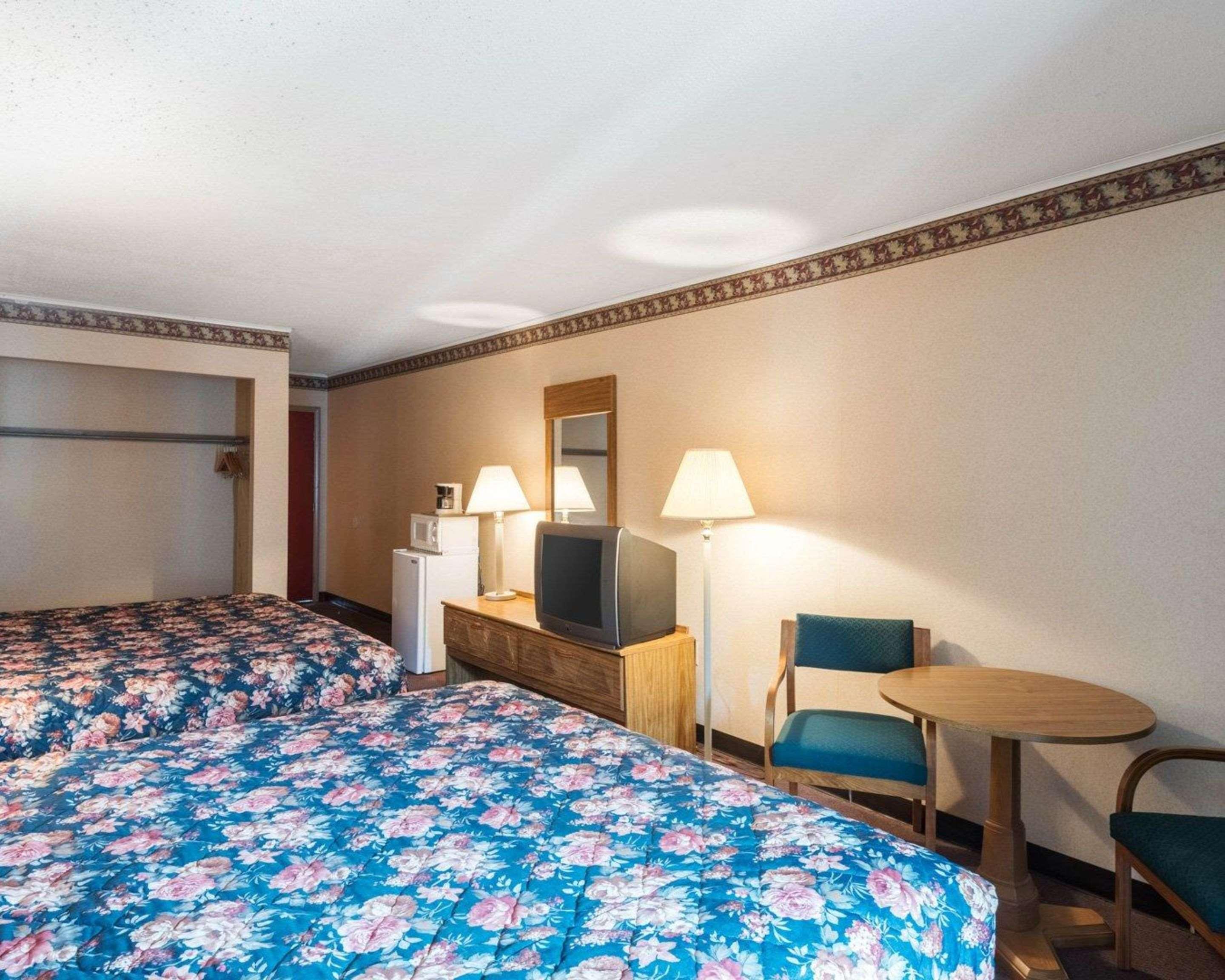 Rodeway Inn & Suites Rehoboth Beach Exterior photo