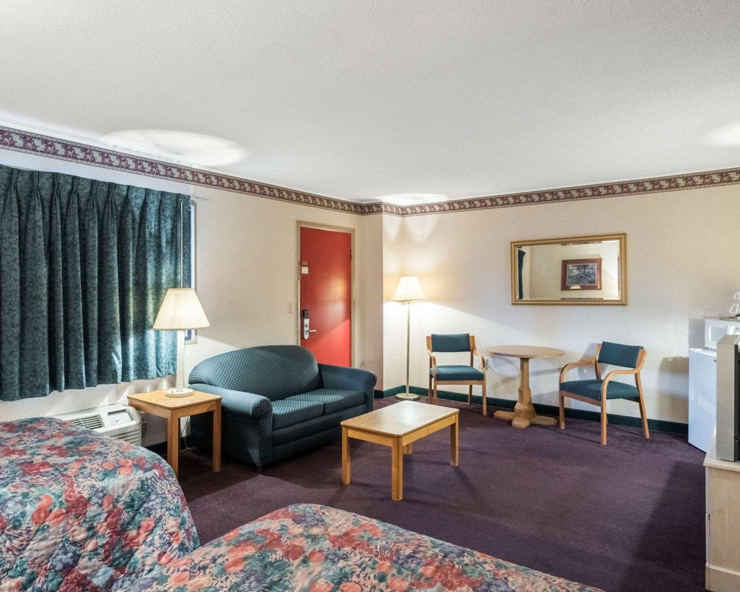 Rodeway Inn & Suites Rehoboth Beach Exterior photo