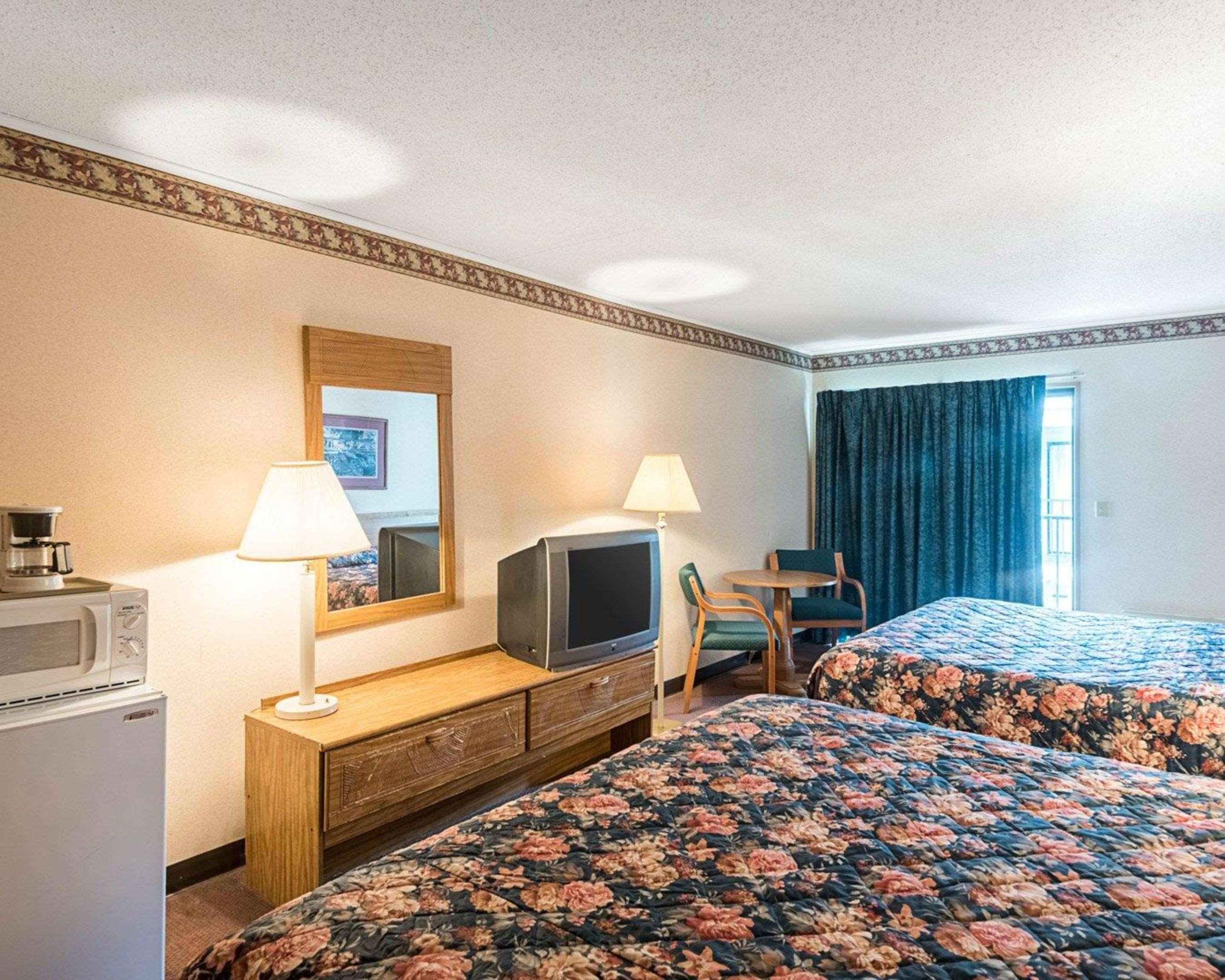 Rodeway Inn & Suites Rehoboth Beach Exterior photo