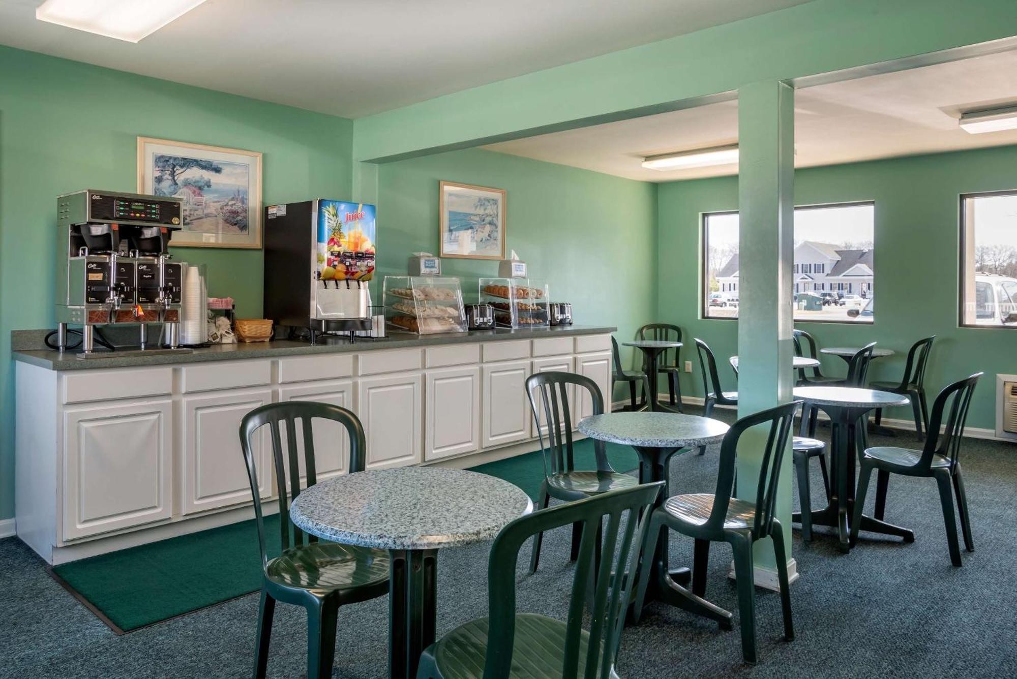 Rodeway Inn & Suites Rehoboth Beach Exterior photo