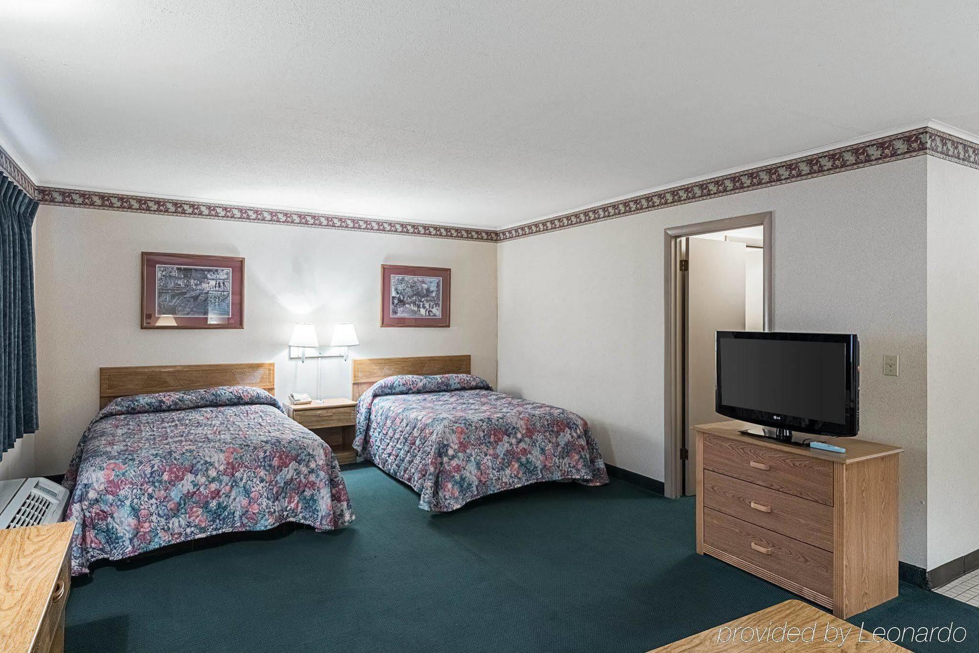 Rodeway Inn & Suites Rehoboth Beach Exterior photo