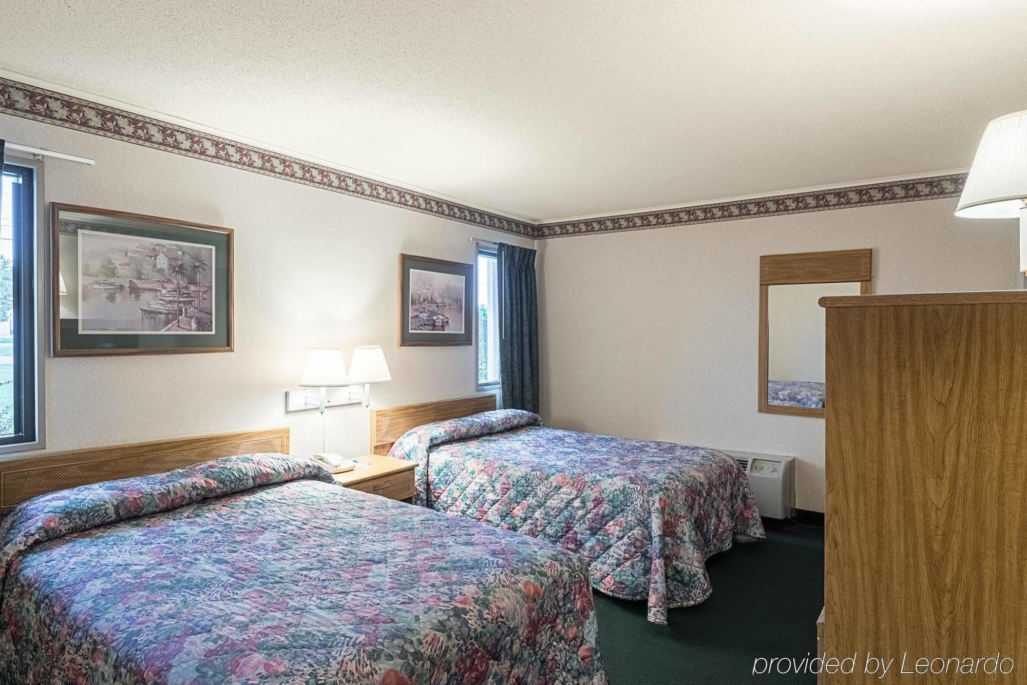 Rodeway Inn & Suites Rehoboth Beach Exterior photo